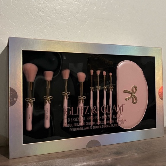 NEW Home Goods TjMaxx Christmas Glitz & Glam Pink Bow Makeup Bag & Brush Set - Picture 2 of 6